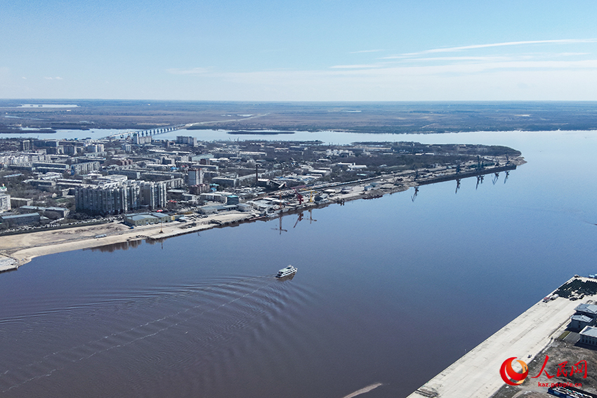 Хэйхэ, Хэйлунцзян: ?ытай-Ресей шекаралас ?зен? м?з ер?ген кезе?дег? халы?аралы? жолаушылар кемелер?н ашты